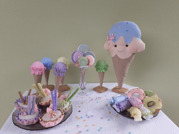 Kit Doces 24 Peças Feltro e Tecido