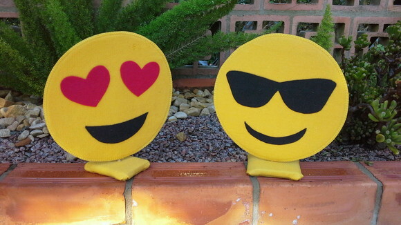 Kit Emoji Apaixonado e com Óculos de Sol