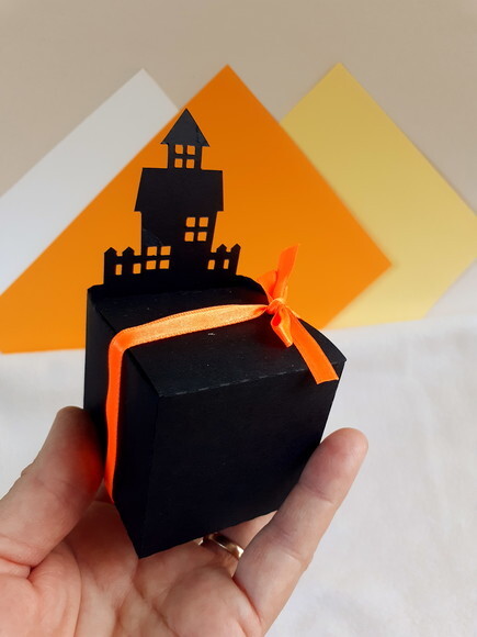 Kit Halloween em Feltro, Papel e Tecido 18 Peças