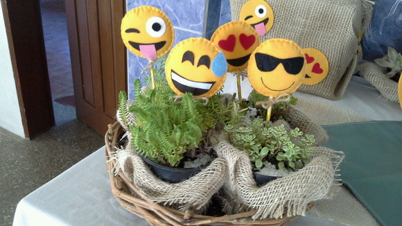 Kit Pirulitos Emoji em Feltro 6 Peças