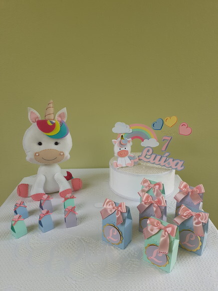 Kit Unicórnio em Feltro/papel 17 Peças