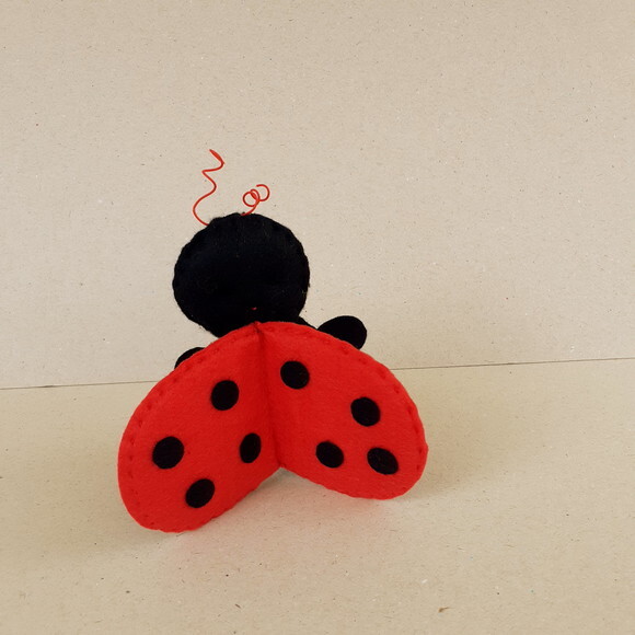 Mini Joaninha em Feltro