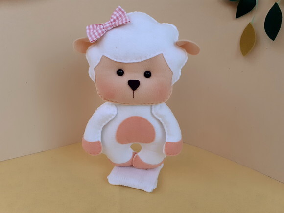 Ovelhinha Menina de Feltro
