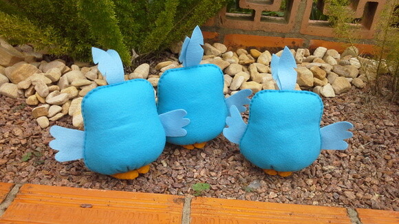 Pássaros Azuis de Angry Birds em feltro
