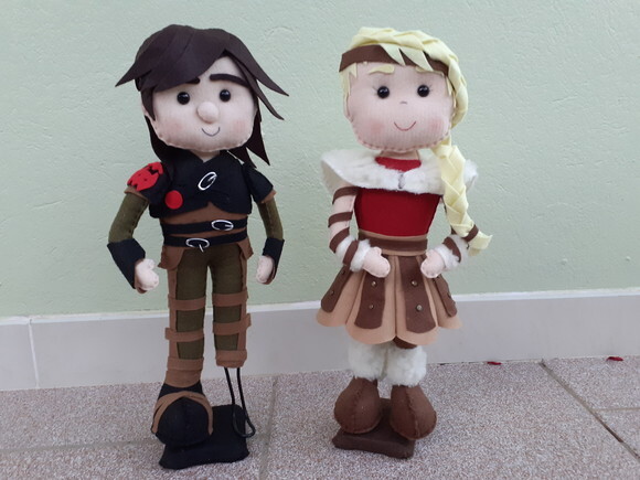 Soluço e Astrid Como Treinar Seu Dragão em Feltro