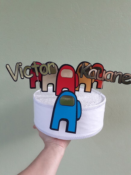 Topper Among Us em Camadas