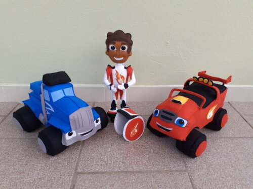 Aj, Blaze e Esmagador em Feltro