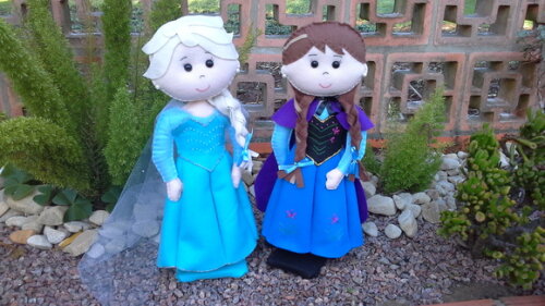Ana e Elsa de Frozen em Feltro