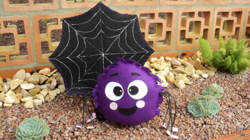 Aranha e Teia de Aranha em Feltro