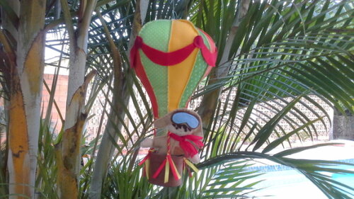 Balão e aviador em feltro