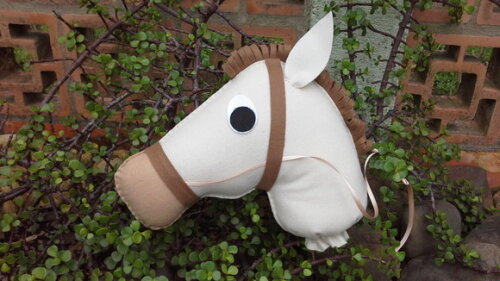 Cabeça de Cavalo de Pau de Feltro