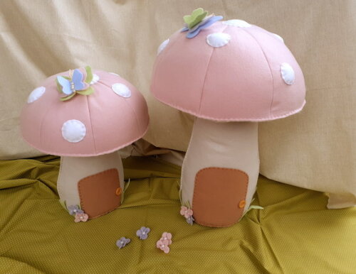 Cogumelos Candy Color em Feltro