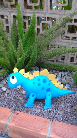Dinossauro azul de feltro