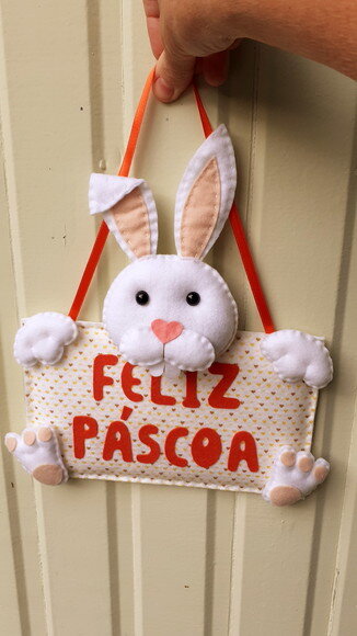Enfeite de Porta Coelho Feliz Páscoa em Feltro