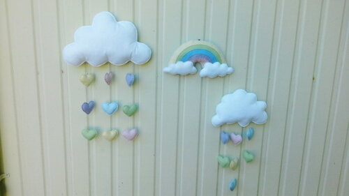 Kit Arco Íris e Nuvens com Chuva de Corações Candy Color