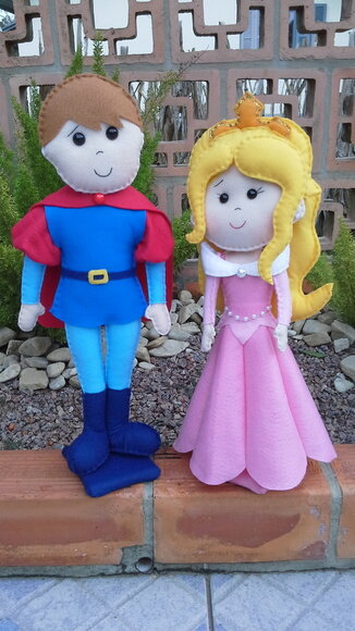 Kit Aurora e Príncipe Phillip