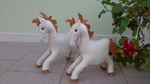 Kit Cavalos de Feltro 02 Peças