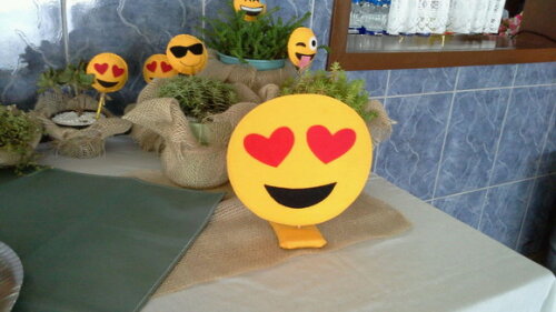 Kit Emoji Apaixonado e com Óculos de Sol