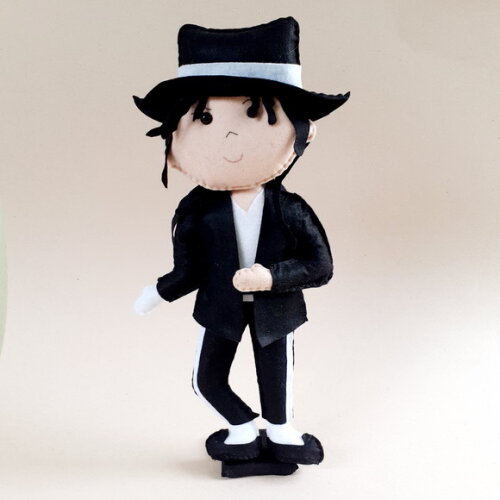 Michael Jackson com Roupa Preta