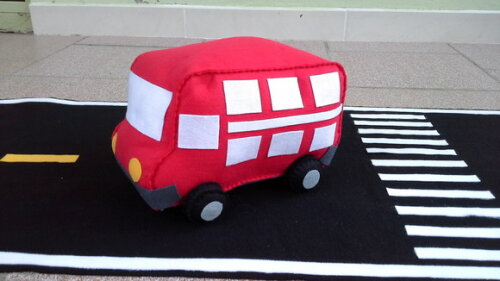 Ônibus em feltro