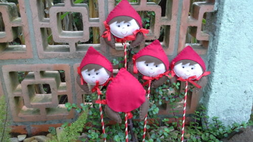 Pirulito Chapéuzinho Vermelho de Feltro