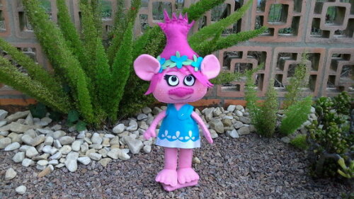 Poppy em Feltro Trolls