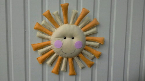Sol com Rostinho em Feltro Grande