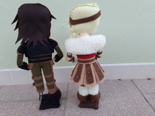Soluço e Astrid Como Treinar Seu Dragão em Feltro