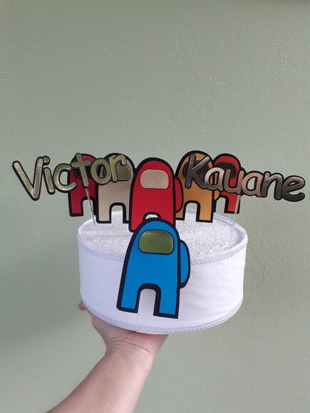 Topper Among Us em Camadas