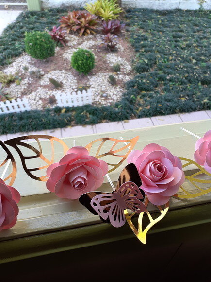 Topper Feliz Aniversário, Rosas e Borboletas em Camadas