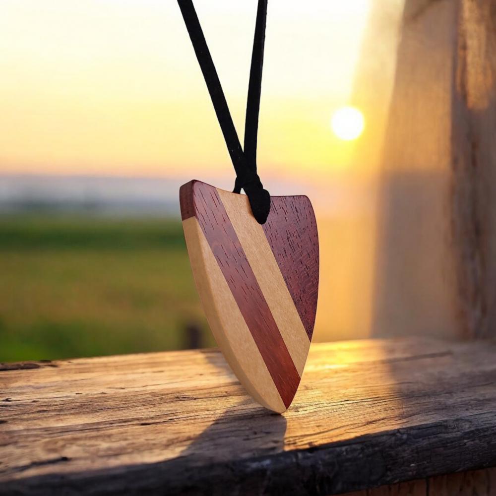 Colar em marchetaria