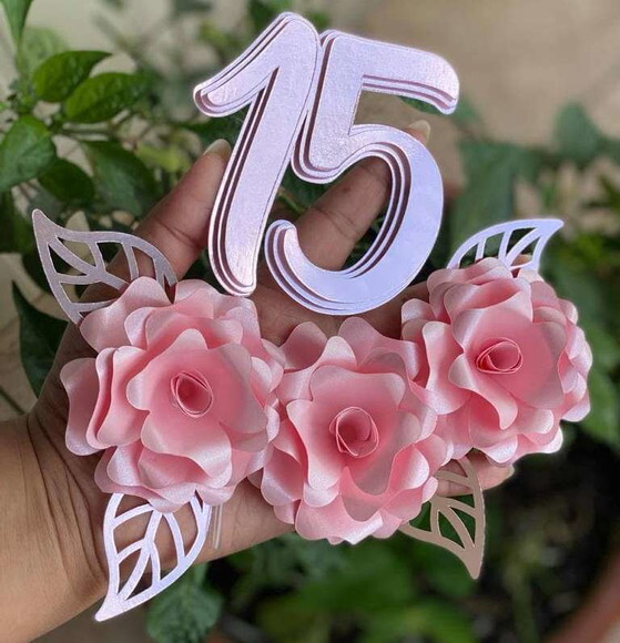 Arquivo de Corte Topo de Bolo 15 Anos Floral 3d.