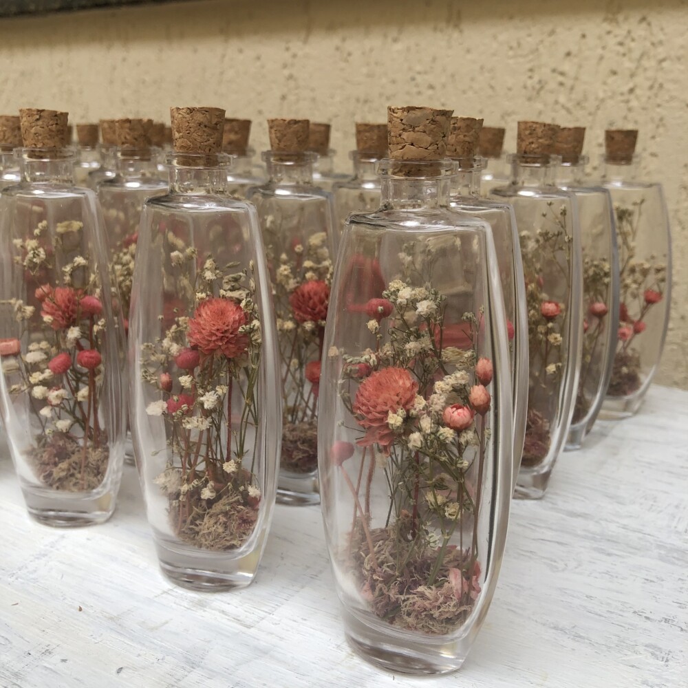15 Garrafinhas decoradas com flores secas para lembrancinhas de c