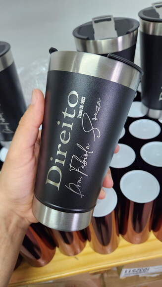 Copo Térmico Personalizado com Nome a Laser Direito