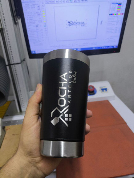 Copo Preto Térmico Personalizado no Laser
