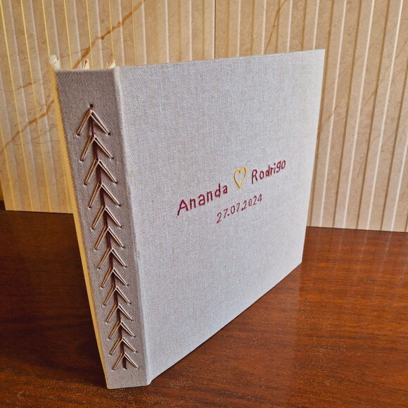 Álbum Bordado - Livro de Assinaturas para Casamento -30x30cm