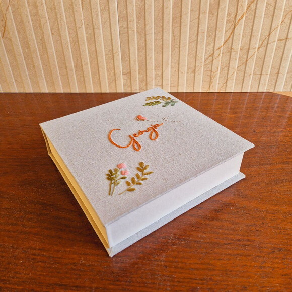 Álbum de Fotos 21cm com Caixa de Acondicionamento