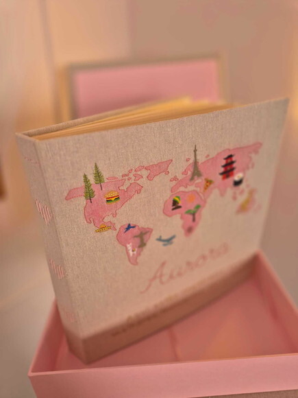 Álbum de Fotos 30cm Bordado com Caixa de Acondicionamento