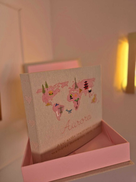 Álbum de Fotos 30cm Bordado com Caixa de Acondicionamento