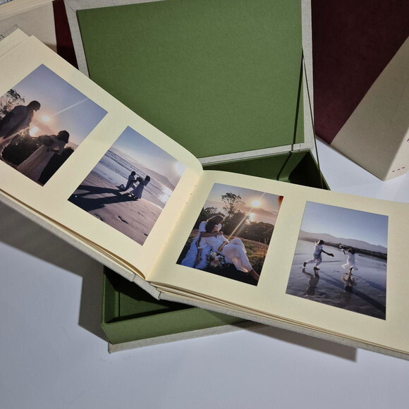 Álbum de Fotos Bordado A4 com Caixa de Acondicionamento