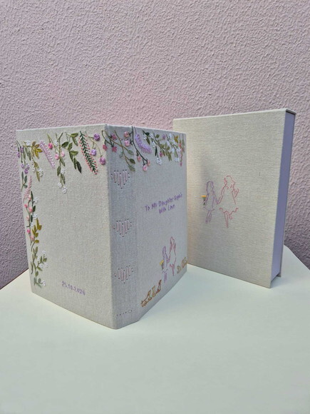Álbum de Fotos Bordado A4 com Caixa de Acondicionamento