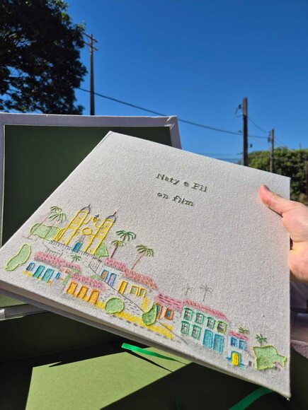 Álbum de Fotos Bordado com Caixa de Acondicionamento 30cm