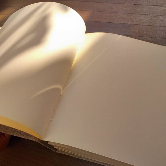 Álbum de Fotos Bordado com Nomes 30cm Capa Dura