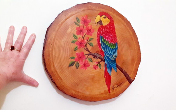 Bolacha de Madeira Pintada Á Mão Arara Vermelha
