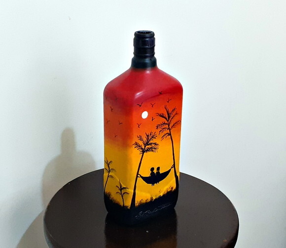 Garrafa Decorada com Pintura Por do Sol