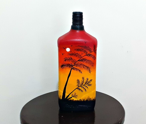 Garrafa Decorada com Pintura Por do Sol