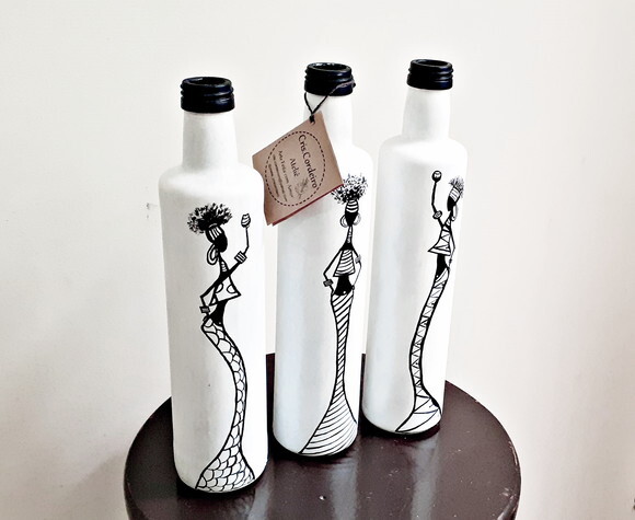 Garrafas Decoradas com Pintura Africanas
