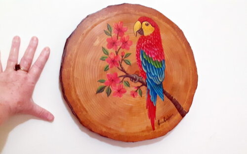 Bolacha de Madeira Pintada Á Mão Arara Vermelha