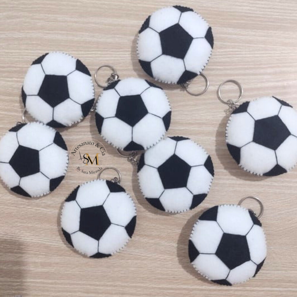Chaveiro bola de futebol em feltro