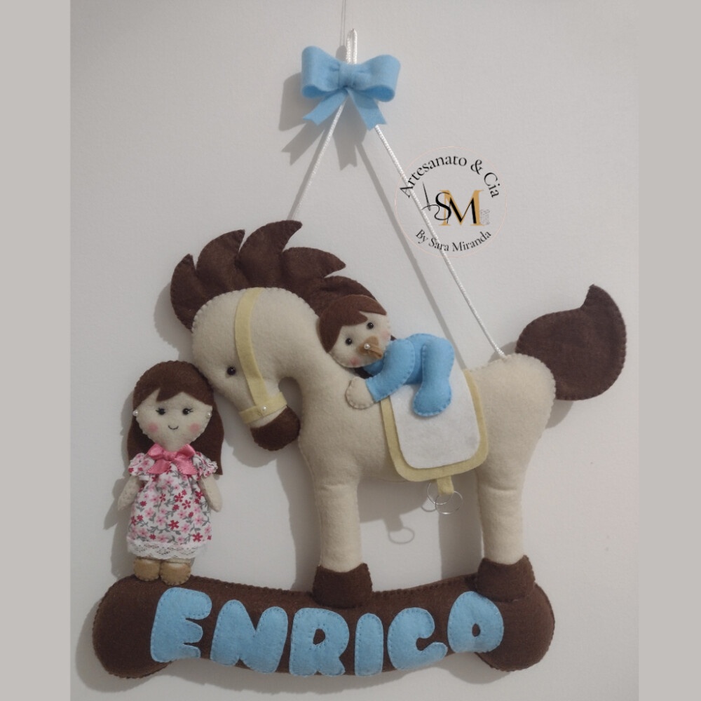 Enfeite de Porta Cavalo e bebê em Feltro